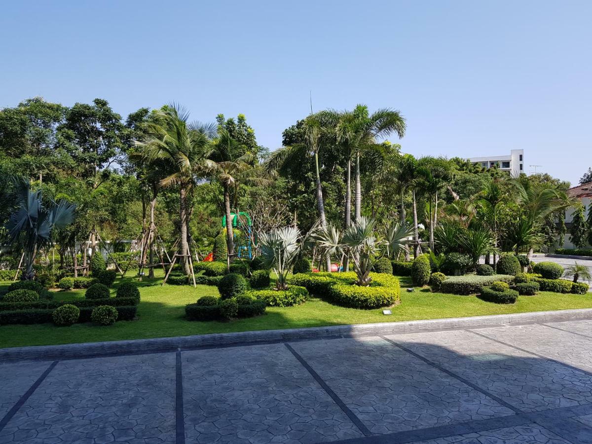 Dusit Grand Condo View Jomtien Beach Buitenkant foto