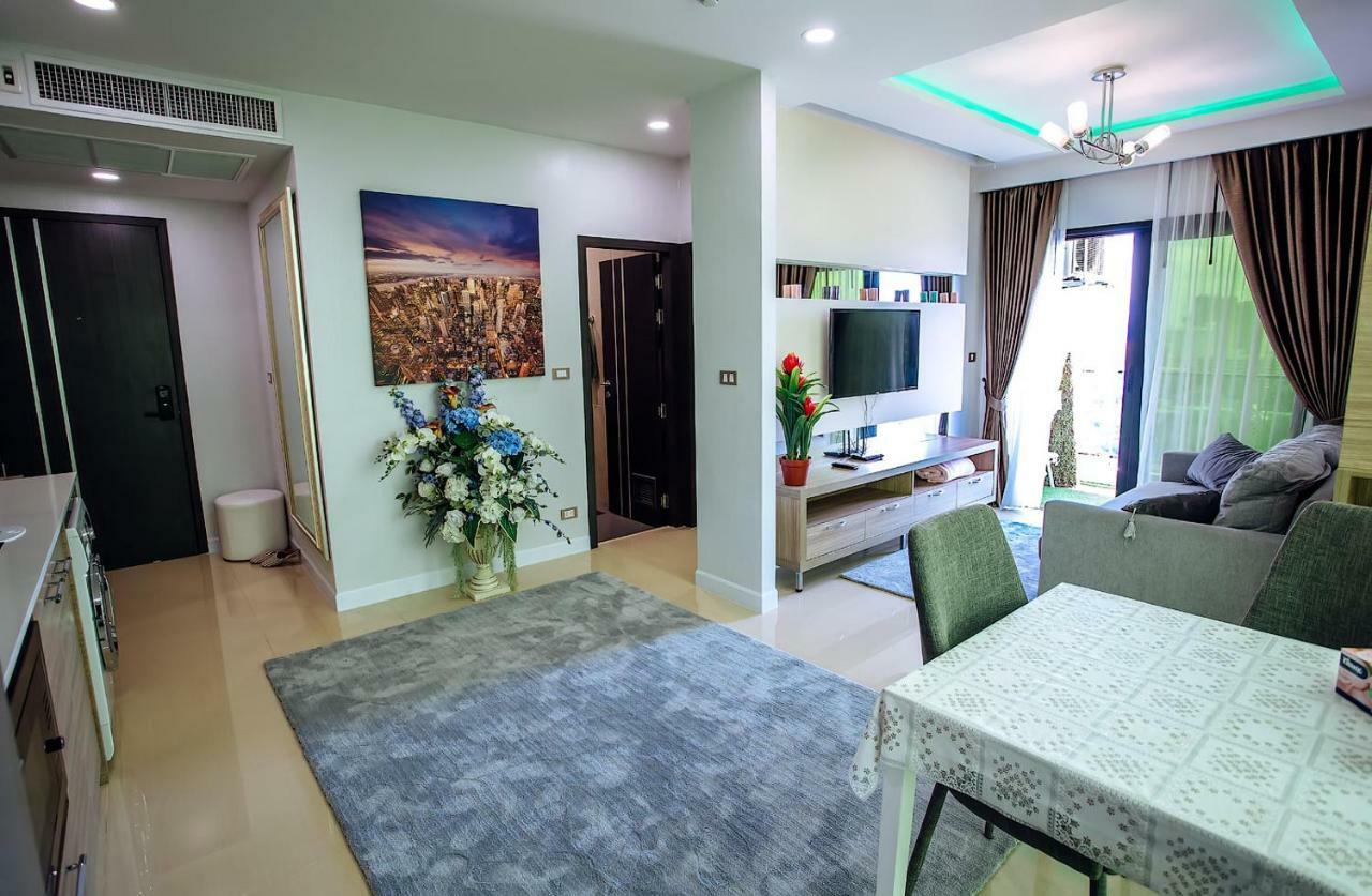 Dusit Grand Condo View Jomtien Beach Buitenkant foto